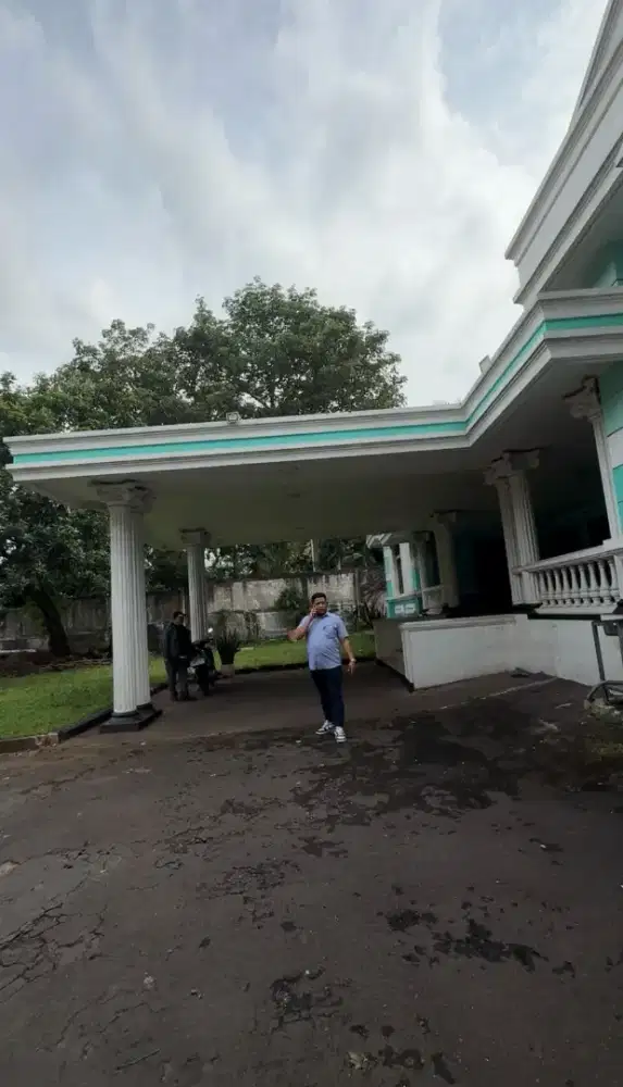 Rumah besar disewakan di Kemang