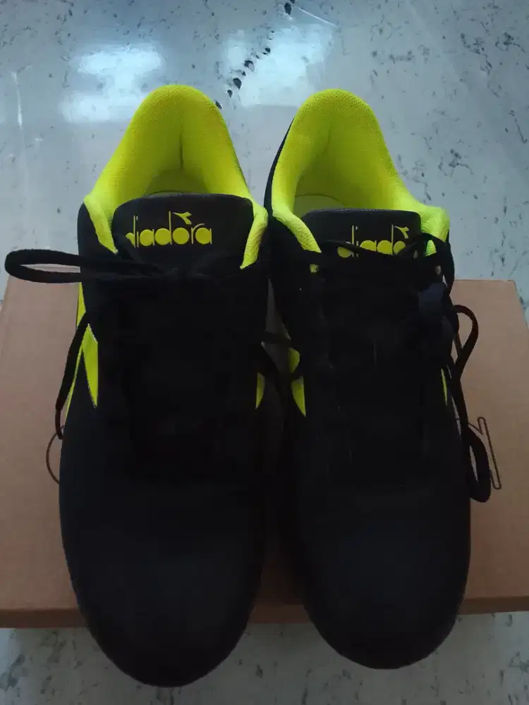 Sepatu Bola Diadora Original AG Size 41 Hitam Kuning Mini Soccer