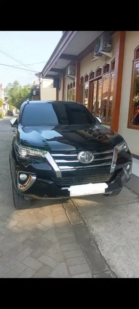 Fortuner 2.4 G Solar AT