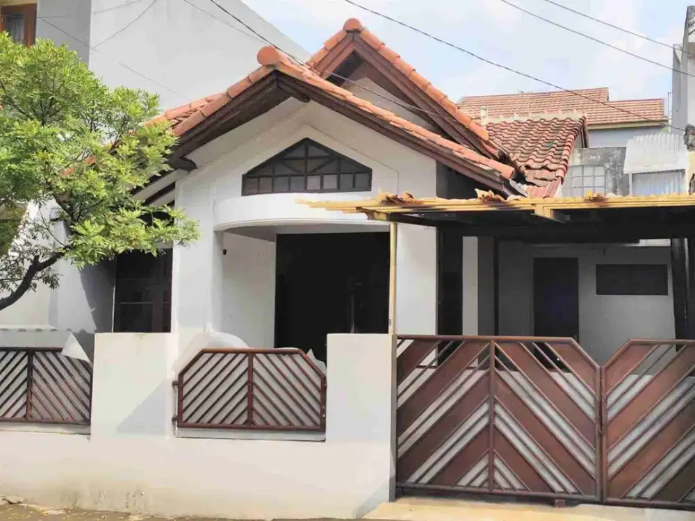 Rumah bagus, bebas banjir, , siap huni, disewakan, sangat strategis, dekat dengan berbagai pusat perbelanjaan, tol di Taman Galaxy