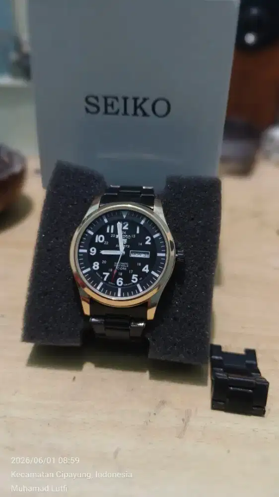 Seiko militery premium semi matic
