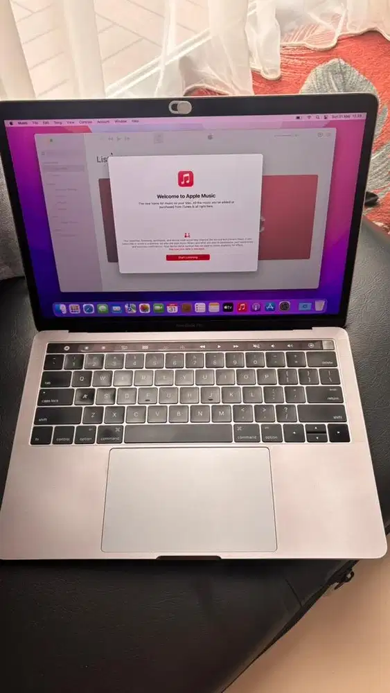 Macbook Pro 13 touch bar 2016 ssd 256gb 8gb Pribadi
