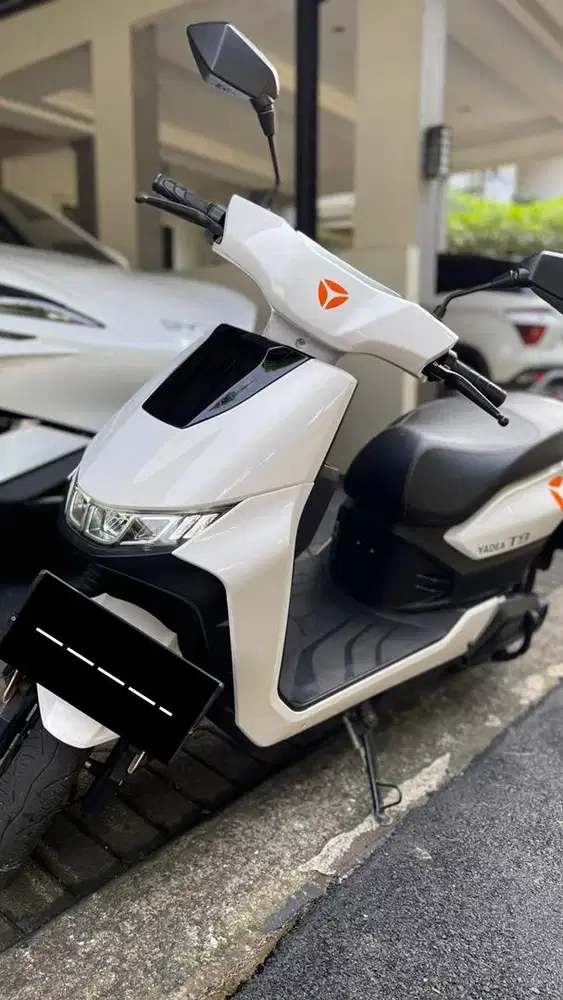 Yadea T9 2024 Putih Automatic kondisi istimewa & standard