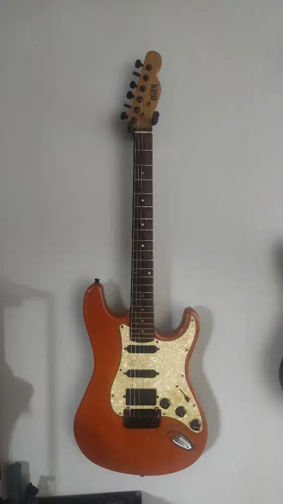 Gitar Custom Stratocaster
