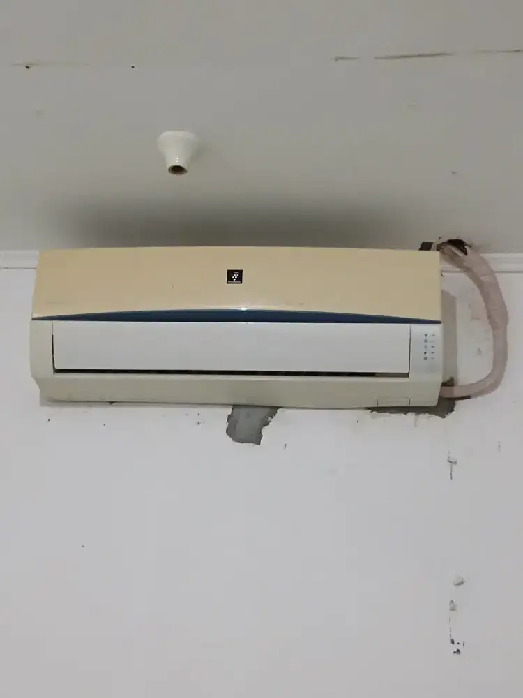 AC Sharp 1/2 PK bekas