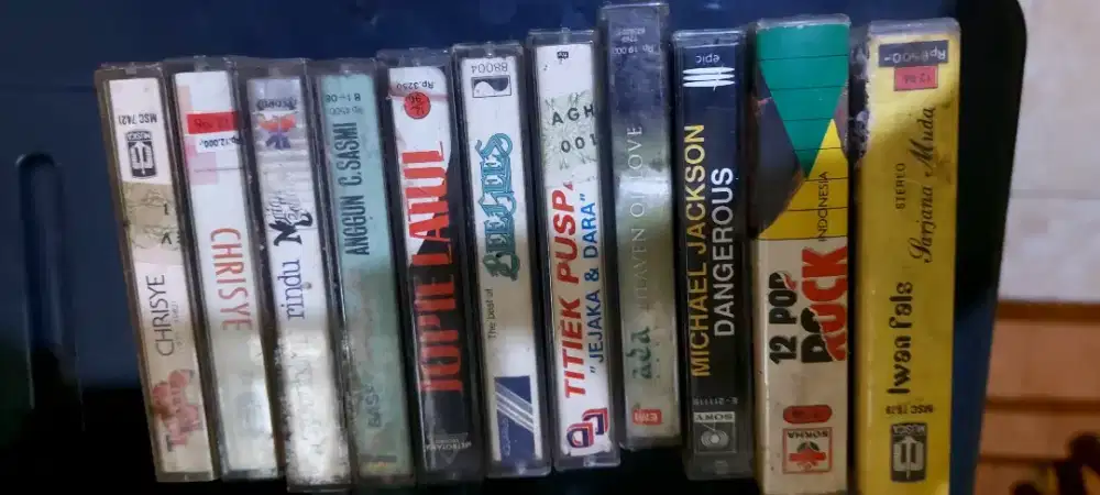 Kaset pita hitam