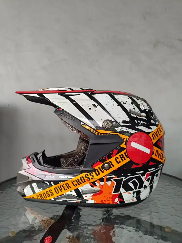 Helm KYT Cross Size M