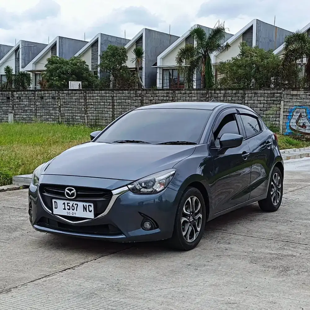 Mazda 2 R Skyactiv AT 2015 grey