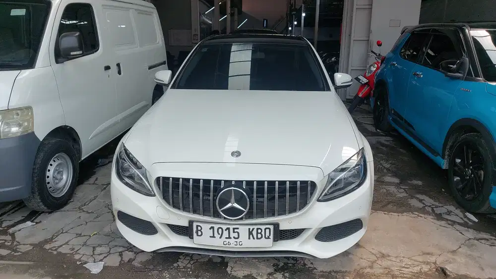 Mercedes-Benz C200 2015 Bensin