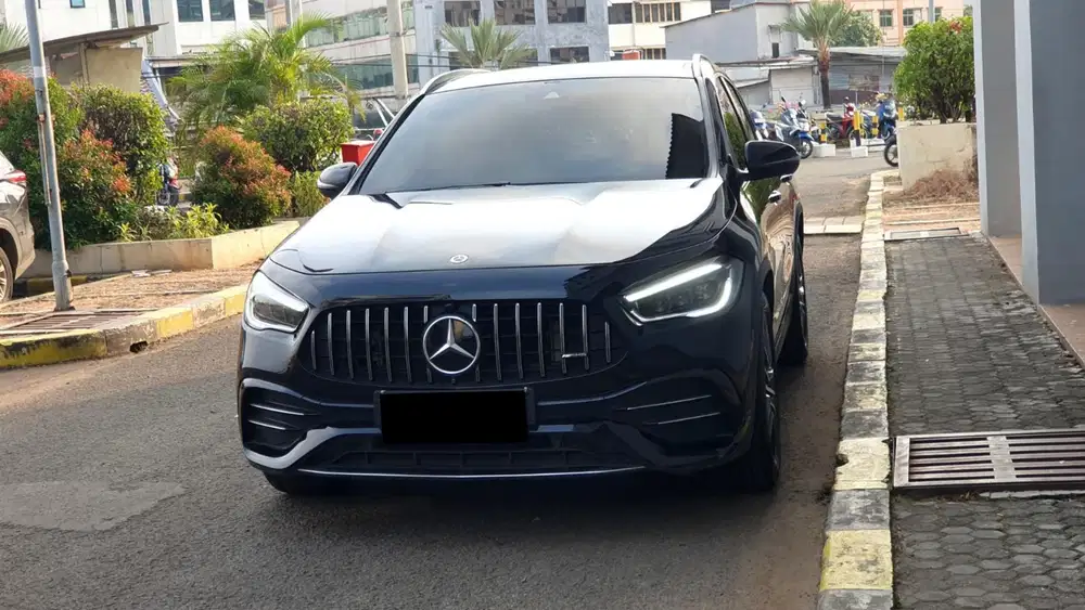 Km 17rb mercedes benz mercy gla35 amg 2023 pakai 2024 hitam