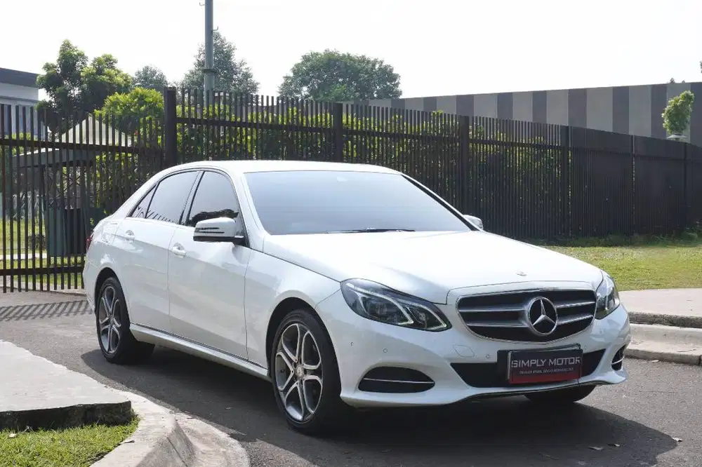 [LOW KM] MERCEDES BENZ E250 AVANTGARDE 2.0 AT 2015 FULL ORI