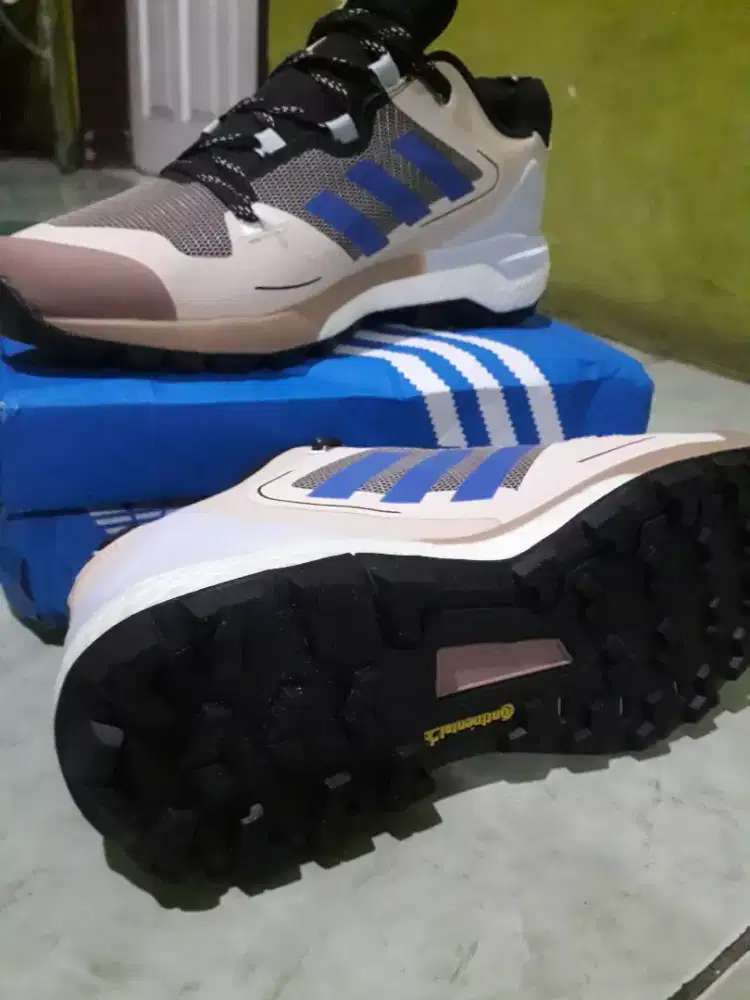 Bissmillaah Jual sepatu Adidas