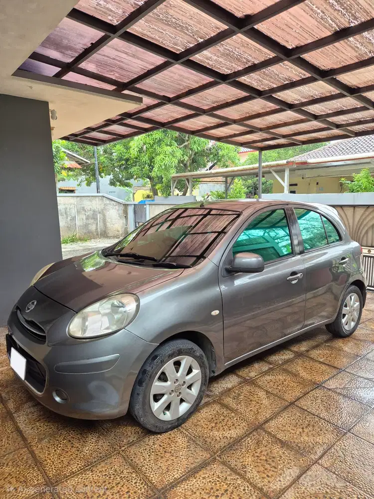 Nissan March 2011 Bensin