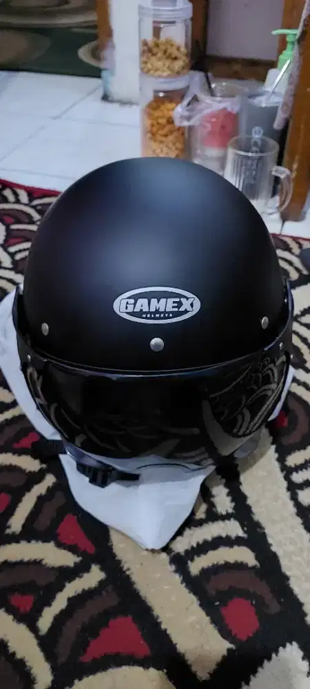 Helm Retro merk GAMEX hitam doff