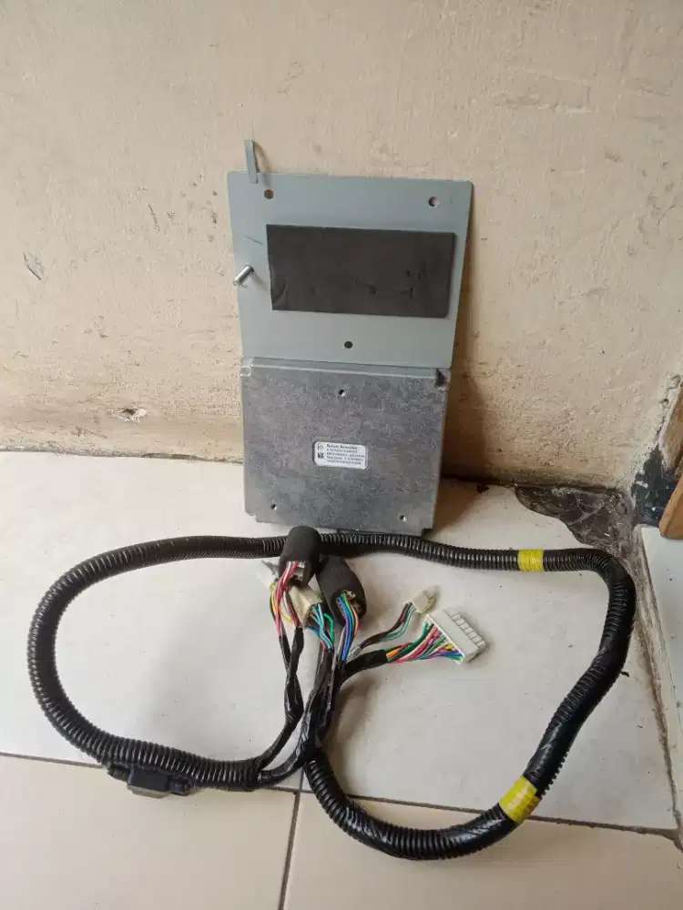 Satu Set Sparepart Audio dan Kabel Mobil Toyota