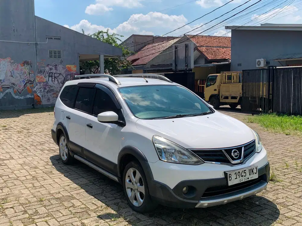 Nissan Grand livina 2015 Bensin