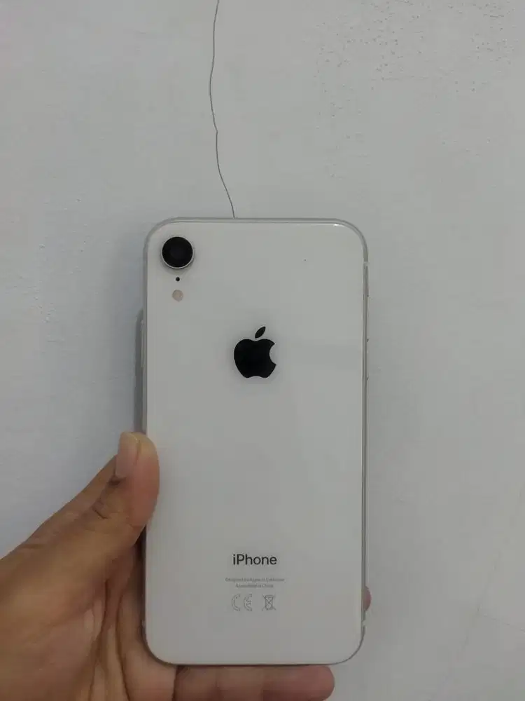 Dijual no tt/bt iphone XR 128gb INTER white
