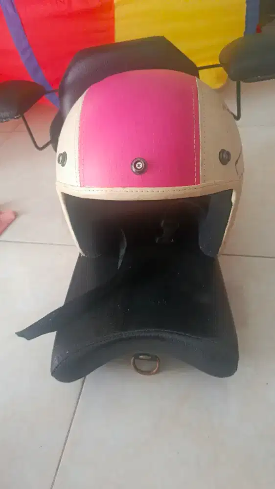 Dudukan Motor Anak + Helm Anak
