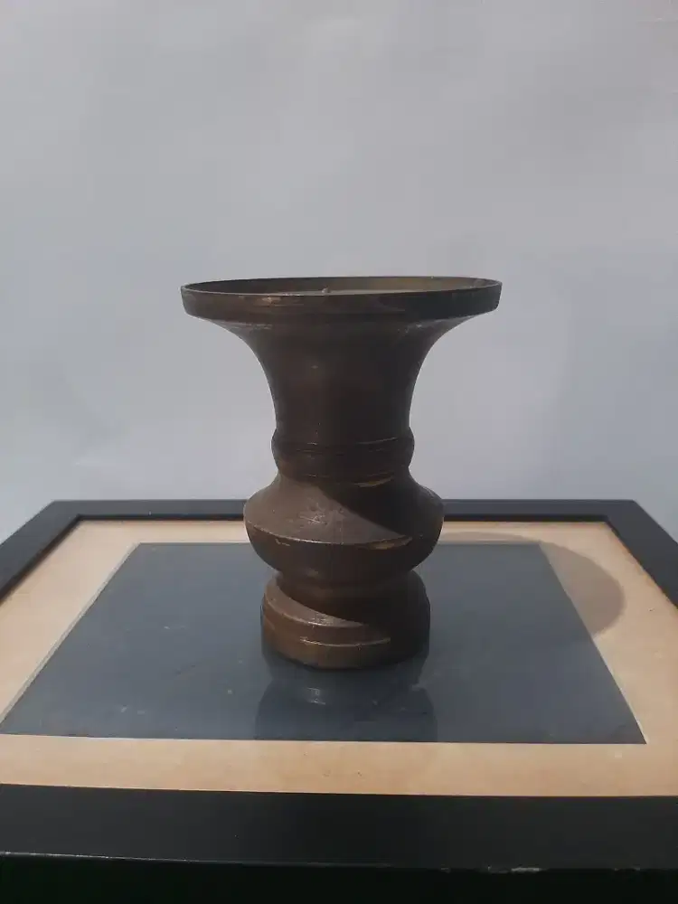 Vase mini kuningan