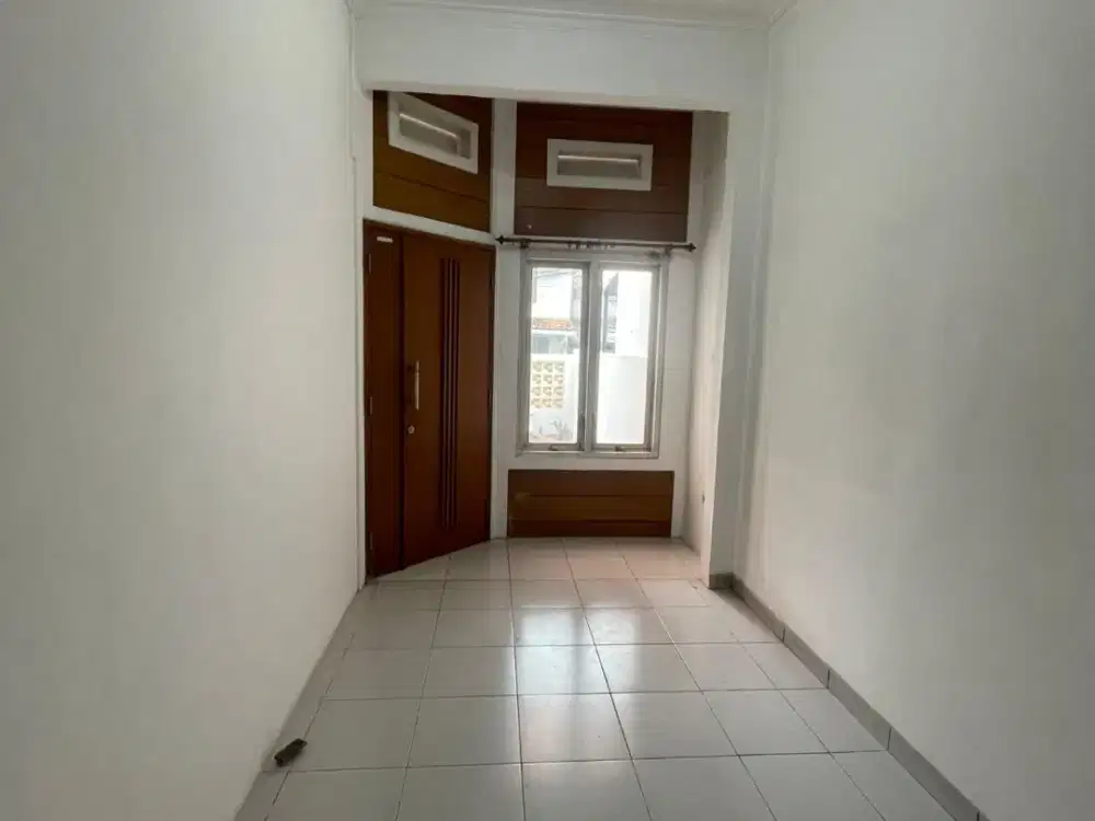 Jual Rumah 2 Lantai Siap Huni di Cigadung Raya Barat Bandung. Rumah nyaman, lokasi strategis, dan siap ditempati. Jangan sampai kehabisan!