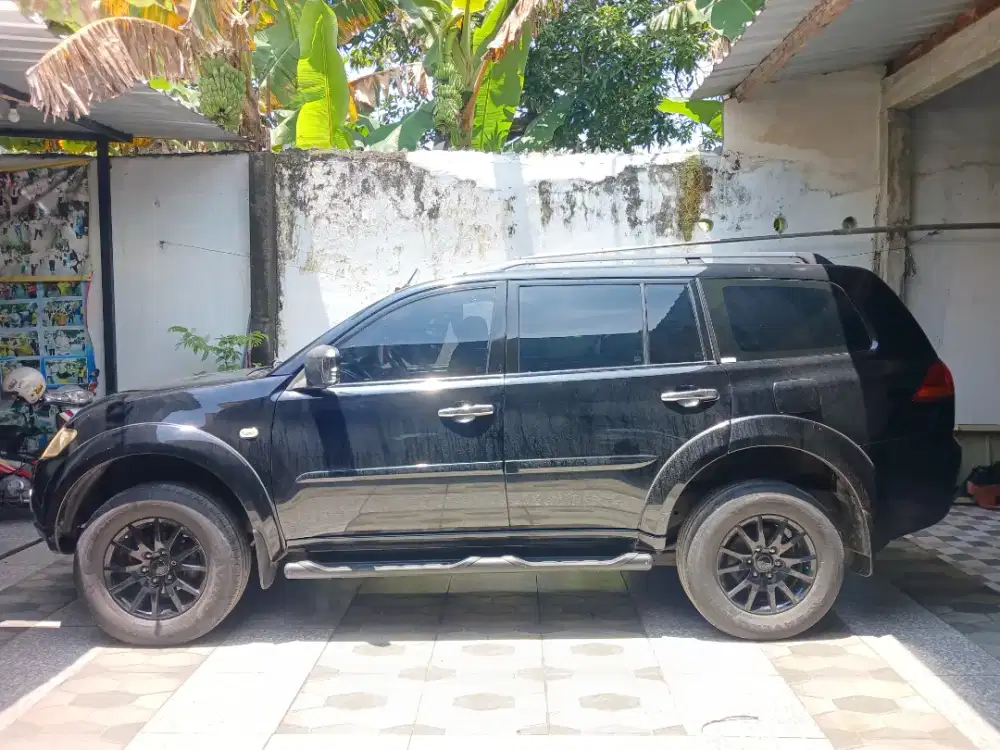 Mitsubishi Pajero Exceed AT