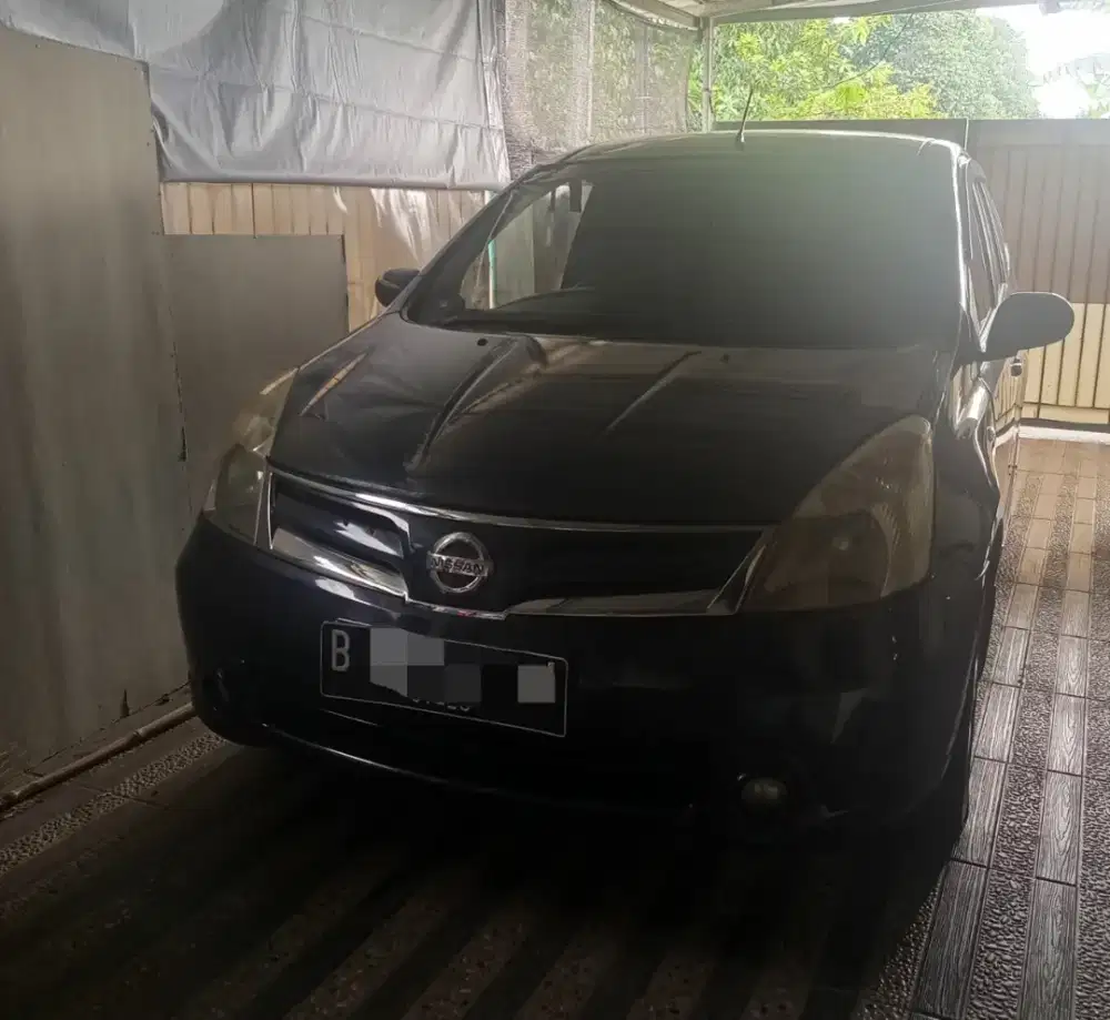 Nissan Livina 2011 Bensin