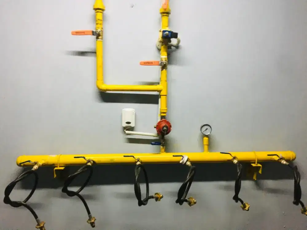 Pemasangan Pipa Gas, Exhaust Hood, Fress Air Dapur MBG