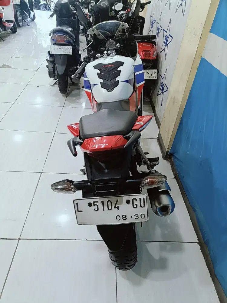 Honda CBR 150R 2015 ISTIMEWA KM LOW TIDAK BISA KREDIT TAHUN TUA