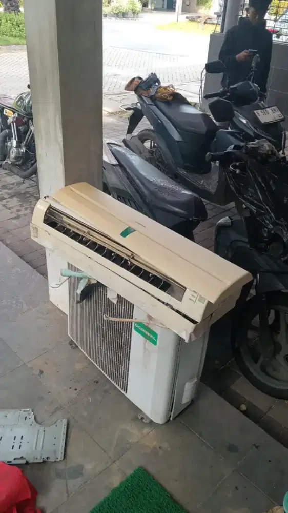 Terima ac bekas rusak mati