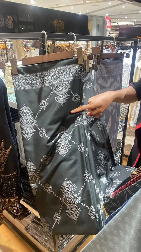 Dijual sarung hadinata