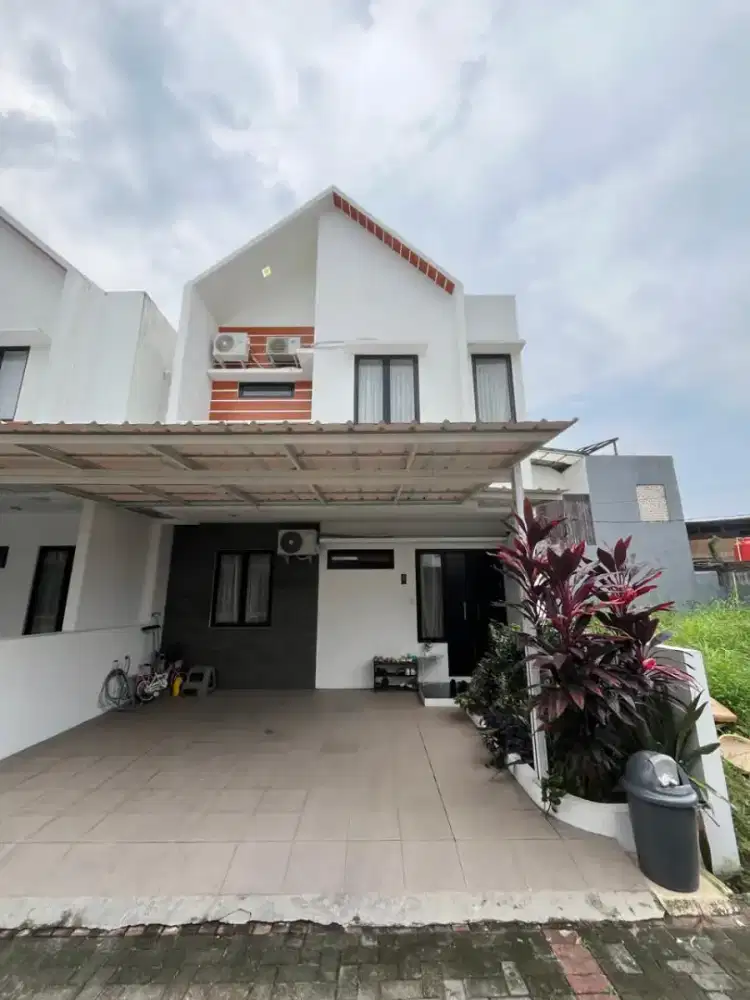 Disewakan Rumah 2 lantai siap huni- full furnished