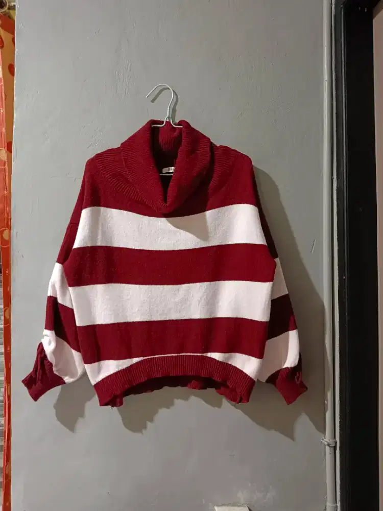 Atasan Sweater Oversize Garis Garis