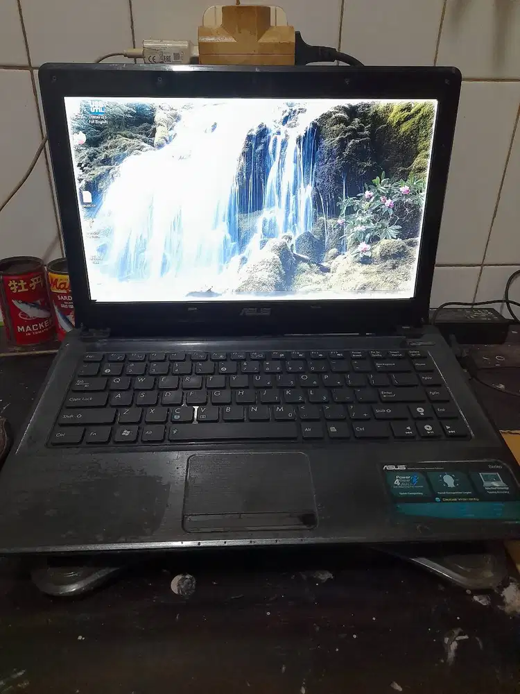 Tipe ASUS K42F Model lama Core i3 Plus Carjer. Normal Mines dikit