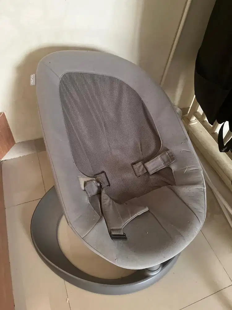 Bouncer Nuna Leaf Grow minus bantal