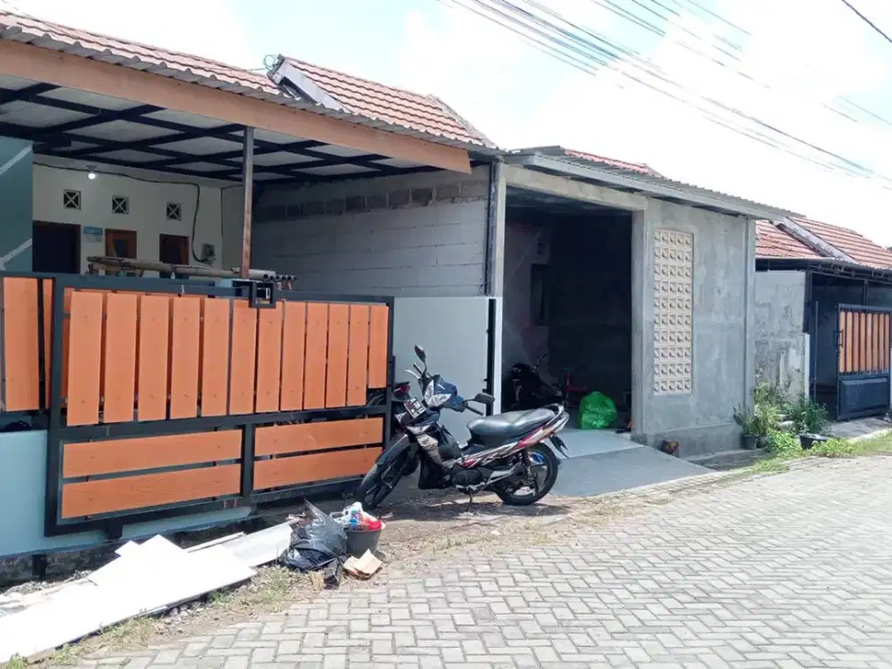 DISEWAKAN RUMAH SIAP HUNI HARGA MURAH DALAM PERUMAHAN