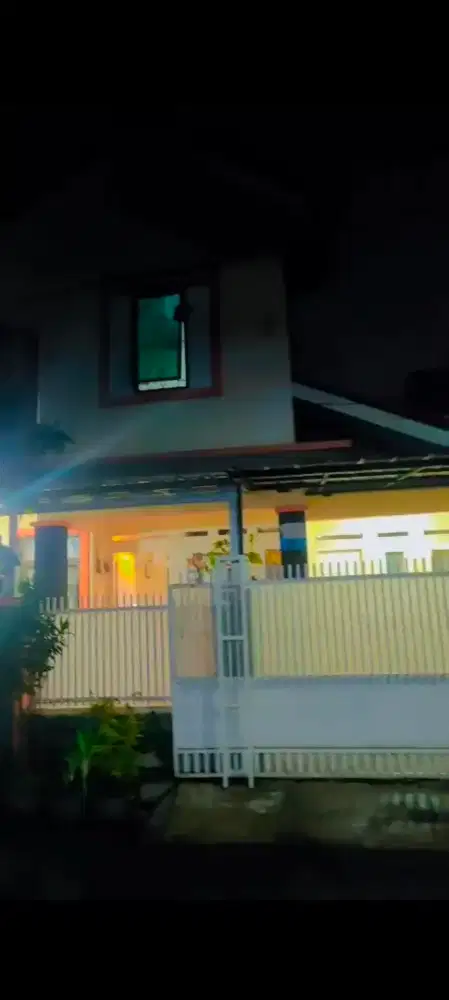 Di jual urgent rumah siap huni 2 lantai di perumahan Chandra indah