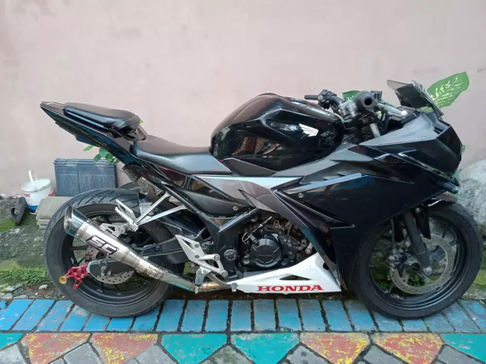 CBR 150 R LED th 2016
