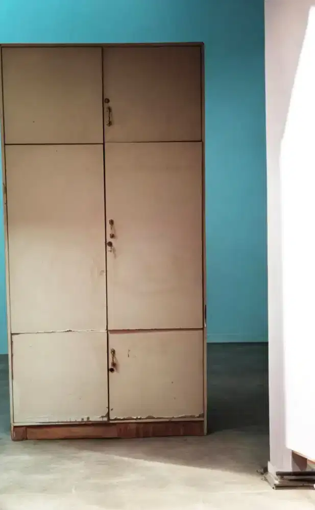 LEMARI KAYU 6 PINTU