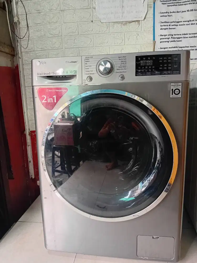 Mesin cuci LG front loading 9kg. Suah AI