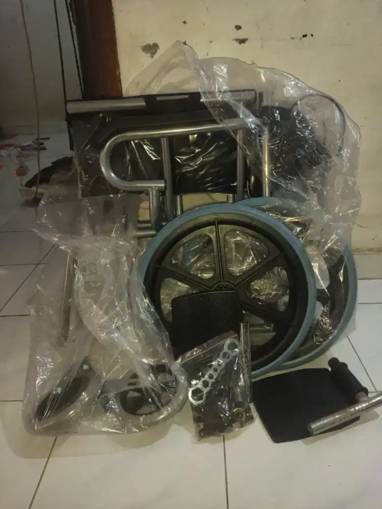 Kursi roda masih baru