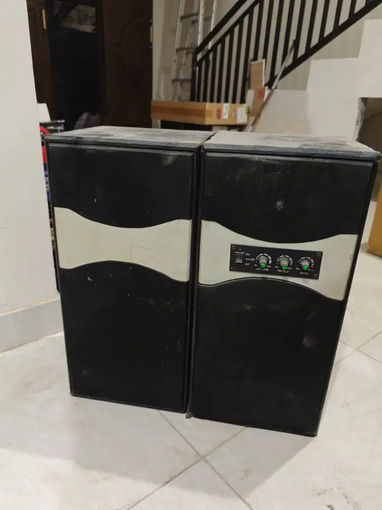 Speaker Bass Bekas