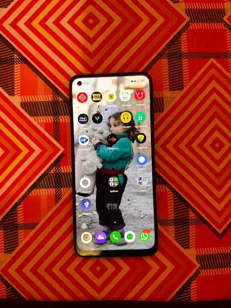 Realme 10 RAM 8+8 128GB minus Layar Retak sedikit tapi Tetap lancar