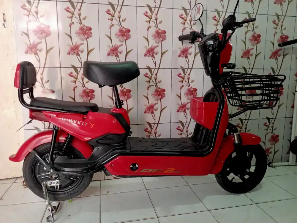 Sepeda listrik Mulus,Terawat,Batere bagus,Lampu2 normal, Siap pakai,BU