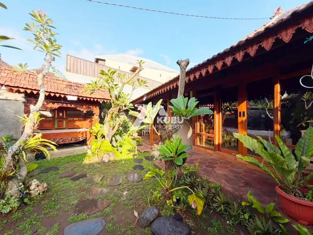KBP1622 brand-new Joglo-style villa with three bedrooms and en-suite bathrooms.