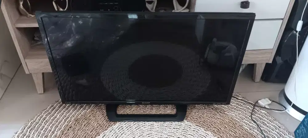 Televisi Sharp 32 inch + Set Top Box Advance