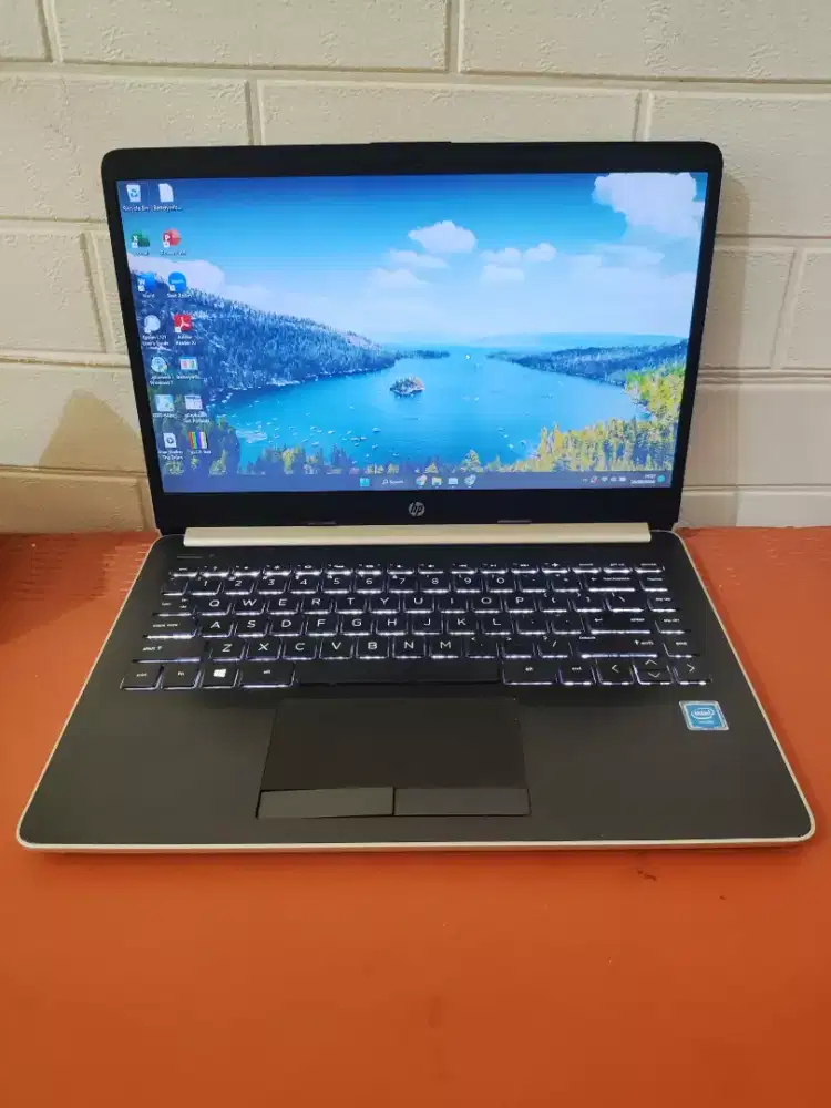 Jual laptop Hp 14s keyboard backlit n4020 ram 4 SSD 128g