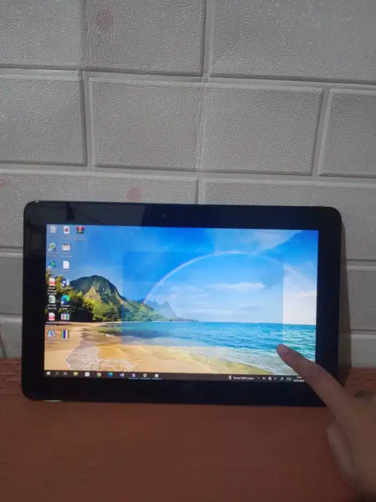 Jual tablet windows Dell latitude touchscreen core m5 ram 4 SSD 128