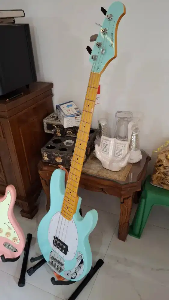 Gitar Bass Scorpion SP300