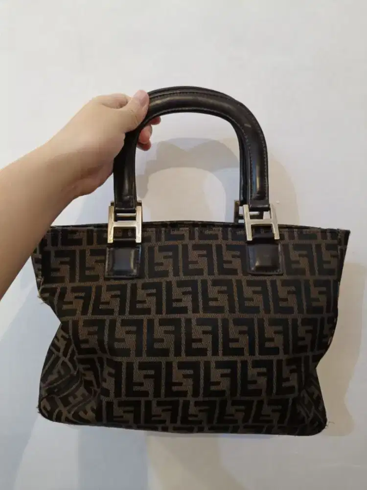 Tas Handbag Vintage Monogram FF Timeless siap pakai