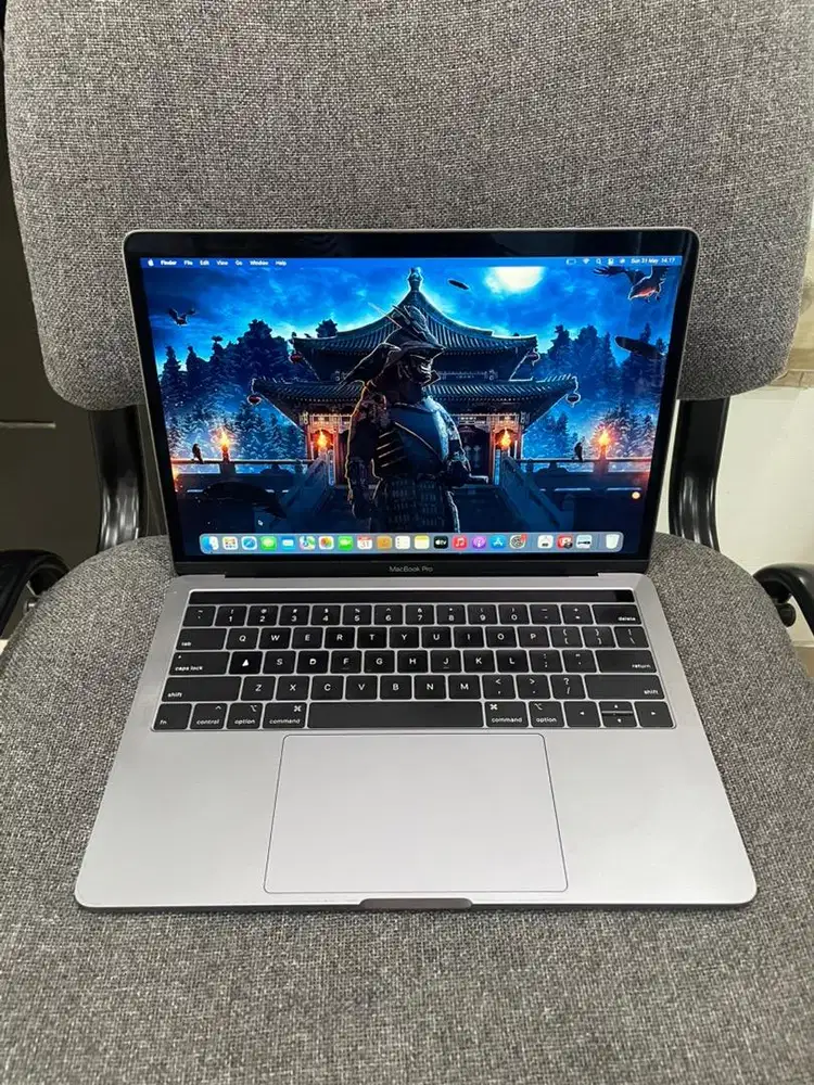 MacBook Pro 13 2019 i7/16/512GB